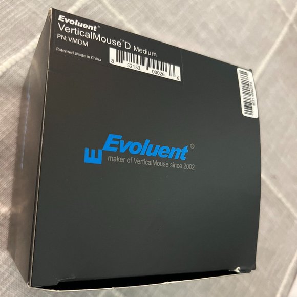 Evoluent VerticalMouse D Medium - best ergonomic mouse, battery-free & easy use! - Picture 2 of 10